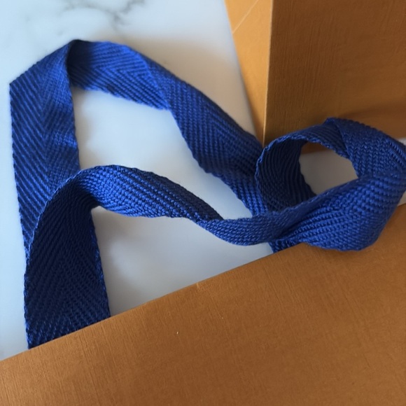 Louis Vuitton Orange Shopping Bag with Blue Handles - Picture 5 of 7